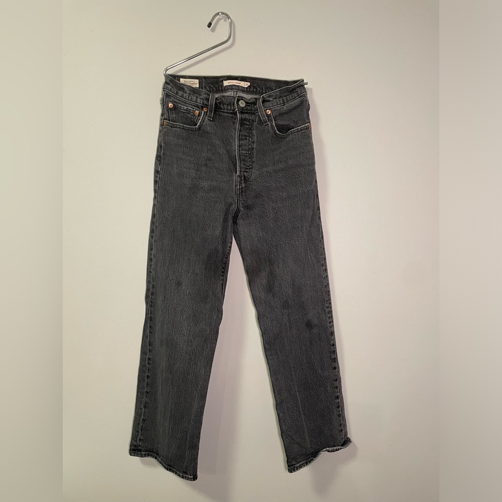 Levi’s Classic High-Waisted Straight Jeans; Size 28; Length 27; Charcoal Gray